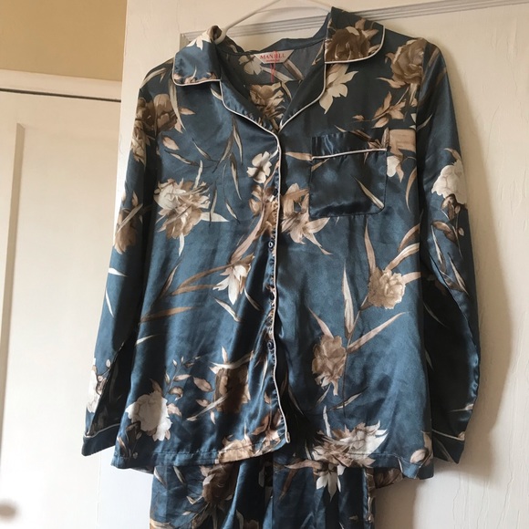 Pajama Set - Picture 2 of 2